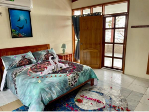 Casa Verde Vacation Garden Home